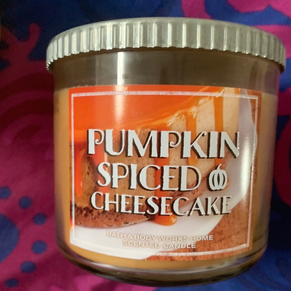 BATH AND BODY WORKS CANDLE LIMITED EDITION